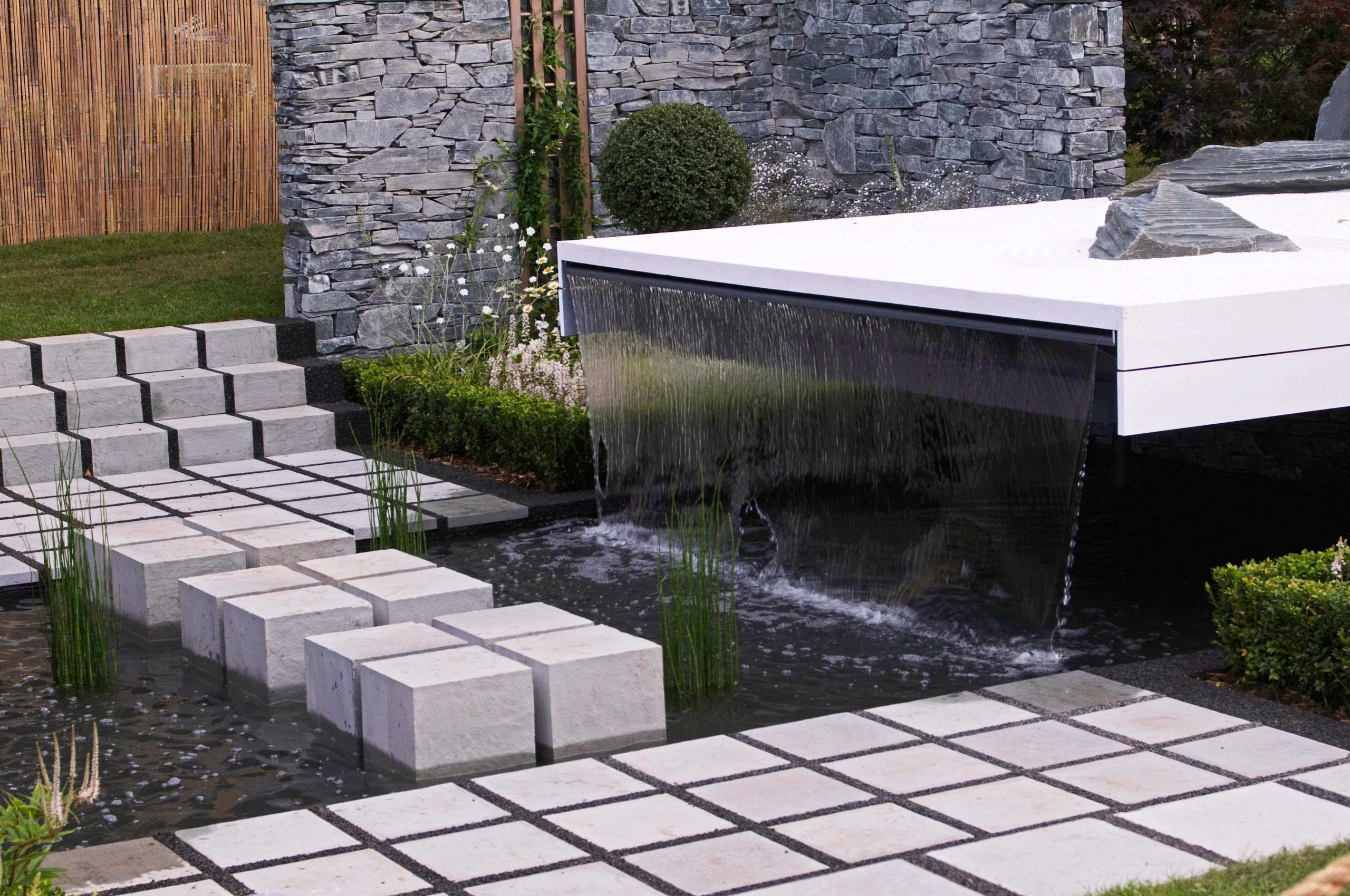 Garden Water Feature And Fountains Installation Company Croydon CR0